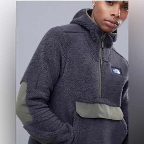 North Face Campshire Pullover Hoodie - Picture 1 of 5